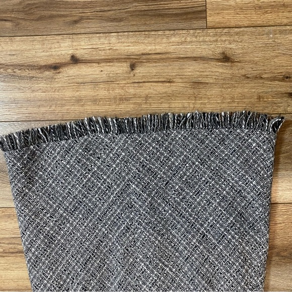 Apostrophe gray woven tweed skirt with a fringe hem wool blend - Picture 3 of 7